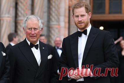 Принц Гарри раскроет правду о своем настоящем отце и любовнике принцессы Дианы. По утверждению источника журнала Radar Online, в своих мемуарах принц Гарри впервые прокомментирует слухи и раскроет правду о том, что его настоящим отцом был не принц Чарльз, а любовник принцессы Дианы майор Джеймс Хьюитт, с которым она познакомилась во время уроков верховой езды.