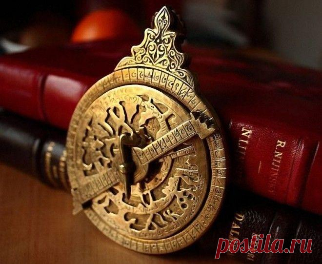 17 самых известных вещей, которые изобрели женщины Женщины, которым удалось развеять устойчивый стереотип, что двигатели прогресса — это мужчины. Астролябия Прибор для измерения координат небесных тел изобрела женщина-ученый, философ, астроном и матем...