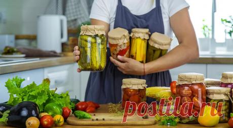 Заготовки на зиму: 15 проверенных рецептов — читать на Gastronom.ru Домашнее консервирование только звучит сложно! На самом деле заготовки из овощей на зиму, вкусные и простые, не требуют суперспособностей. Главное — это найти хорошие рецепты, выкроить время и сделать все в точности по инструкции. В нашей подборке со - статья на кулинарном сайте Gastronom.ru