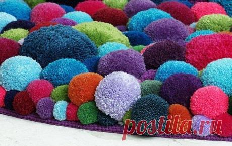 Круглый, яркий, пушистый…. #идеи_для_дома@handmade_blog Боммелем (bommel) автор этой забавной ...