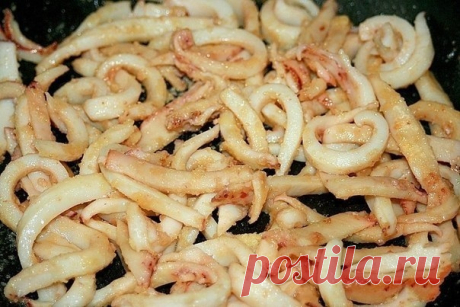 Как приготовить нежный кальмар в сметанном соусе