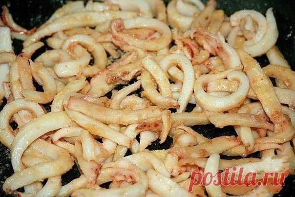 Как приготовить нежный кальмар в сметанном соусе