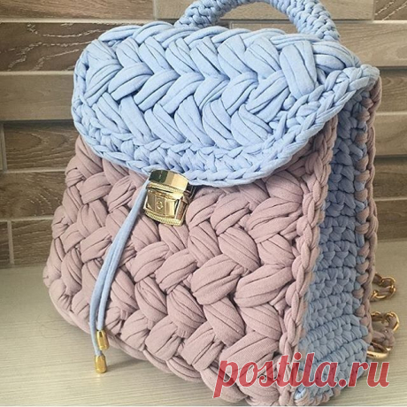 Рюкзак «Зефирка» от @hand.made__shymkent 🎒 🎒 🎒 
#довяжуипокажу #вязаныйрюкзак #рюкзакизтрикотажнойпряжи #трикотажнаяпряжа