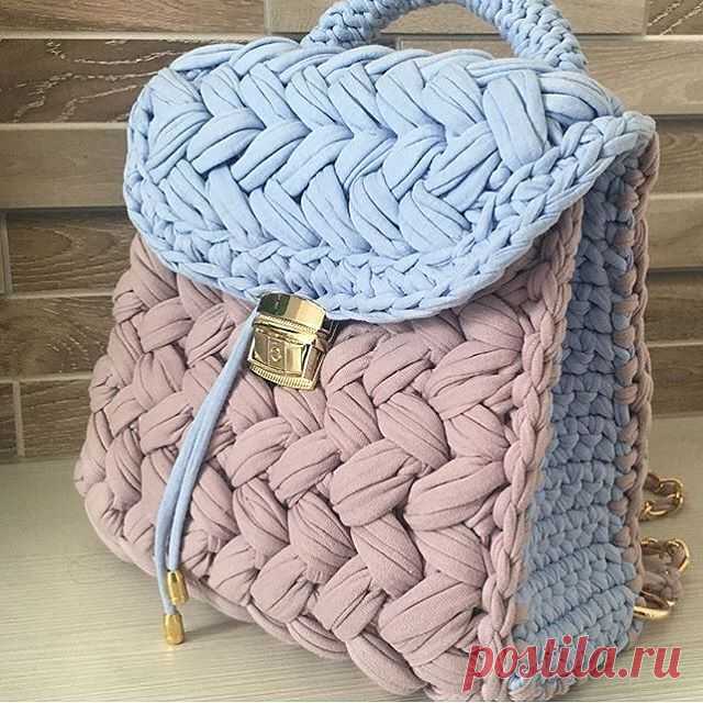 Рюкзак «Зефирка» от @hand.made__shymkent 🎒 🎒 🎒 
#довяжуипокажу #вязаныйрюкзак #рюкзакизтрикотажнойпряжи #трикотажнаяпряжа