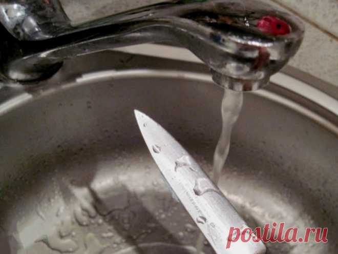Как я сама научилась затачивать ножи. Делюсь двумя простыми способами
Каждая хозяйка хоть раз в жизни нервничала по поводу тупого ножа. Хорошо, если в доме есть хозяин и он может помочь. Но, некоторые мужчины слишком заняты или попросту не умеют этого делать. Приходится выкручиваться самой, ведь ждать возвращения мужа с работы некогда или нужно срочно приготовить обед. Помню, как в студенческие годы каждый житель общежития […]
Читай дальше на сайте. Жми подробнее ➡