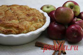 шарлотка с яблоками, корицей и изюмом - Рецепты - Кулинарная академия LG - Готовим Вкусно! Быстро! Полезно!
