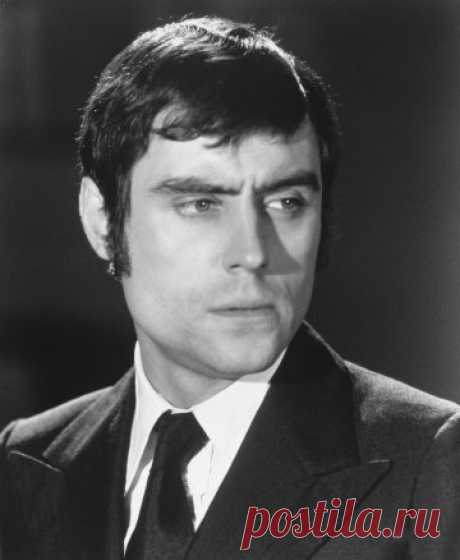 Иэн МакШейн (Ian McShane)
-  29 сентября, 1942