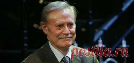ЮРИЙ СОЛОМИН: &quot;Я не представляю свою жизнь без театра и без моих любимых домашних питомцев. Мой дом всегда населяет ватага приблудных кошек и собак. Они дают мне и утешение, и покой, и разговариваю я с ними, как с людьми. Иногда мне даже кажется, что они понимают больше нас… И, более того,  я учусь у них мастерству артиста!&quot; Художественному руководителю Малого театра - 80! Высказывания Юрия Соломина о театре, обществе, культуре и образовании.