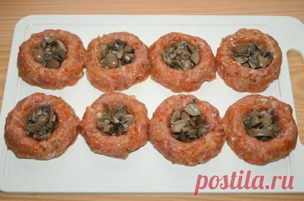 Мясные "гнёздышки" с грибами, сыром и пшеном за 25 минут | Банк кулинарных рецептов