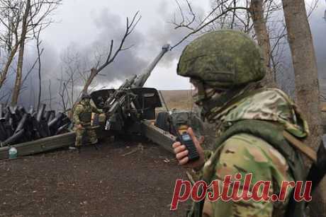 Медведев заявил о противостоянии российских военных на Украине «черт-те кому». Российским военным со стороны Вооруженных сил Украины (ВСУ) противостоят крайне слабо экипированные солдаты. Об этом заявил заместитель председателя Совета безопасности России Дмитрий Медведев во время встречи с военнослужащими 337-го десантно-штурмового полка 104-й гвардейской десантно-штурмовой дивизии.