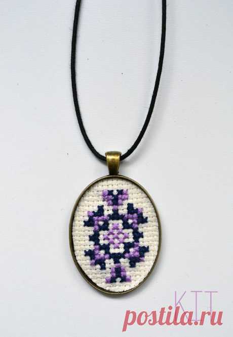 Find the perfect handmade gift, vintage & on-trend clothes, unique jewelry, and more… lots more.