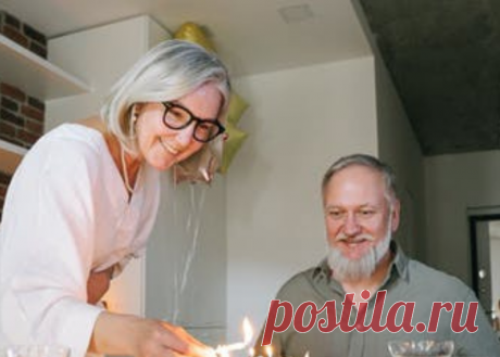 В отношениях у мужчин тоже есть желания. Они более скромны, чем женские, но познакомиться следует  с любым. Удовлетворить его – это обязанность женщины. 

Если вы не можете этого сделать, то вы никогда не будете счастливы. Даже если вы станете самой