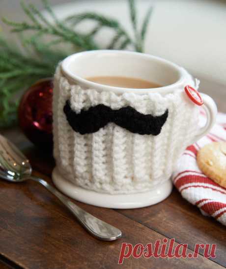 Mustache Mug Hug | Red Heart