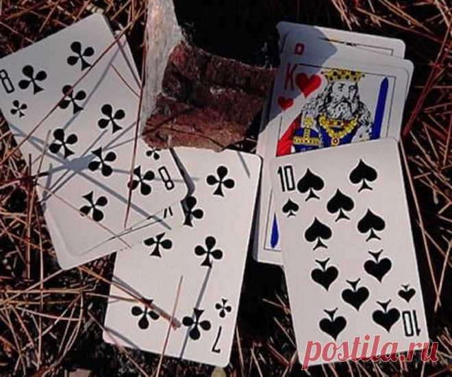 В какие дни нельзя гадать на картах? Когда можно, а когда нельзя гадать на картах Таро. Можно ли гадать на игральных картах? Тонкости мастерства 100% Гадания и предсказания Самые популярные гласят, что нежелательно гадать себе самостоятельно, маленьким детям, своим родным и друзьям. Вот несколько требований, которые должен знать