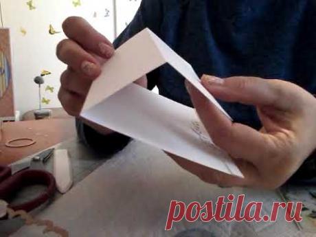 Кардсток для основы: 4 1/2" х 8 1/2" + 4 1/4" х 4 1/2" ( 11.4 х21.6 см + 10.8 х 11.4 см)Дизайнерский кардсток : 4"х 4 1/4 " (10.2х 10.8 см) Клей,режущие инст...