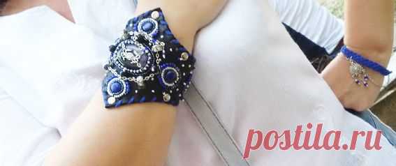 Широкий браслет из натуральной кожи и бисера "На дне морском"