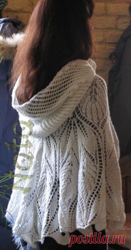 Белая накидка с капюшоном от девушки Ната.