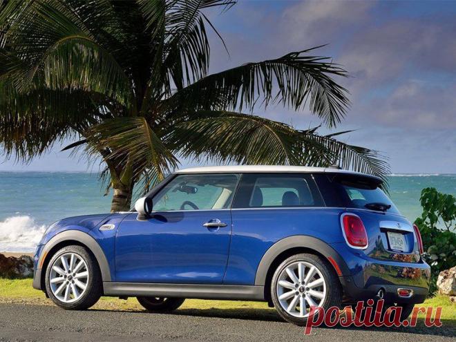 Фотография автомобиля MINI Mini (поколение II) - Mini Cooper 2014 вид сбоку