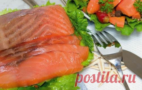 Горбуша необыкновенная вкусная по-домашнему соленая | Островок Гурмания
Что взять для блюда Горбуша вкусная по-домашнему соленая — состав:

    ☀ Филе красной рыбы (горбуши, но можно взять любую) – 1 — 1,5 кг;
    ☀ Соль — 30 гр.;
    ☀ Сахарного песка – 15 гр.;
    ☀ Веточка розмарина;
    ☀ Веточка базилика.