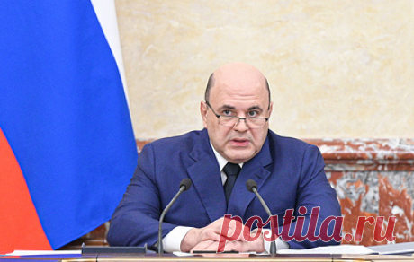 Мишустин создал рабочую группу для ликвидации последствий ЧП с танкерами. Ее возглавил вице-премьер Виталий Савельев