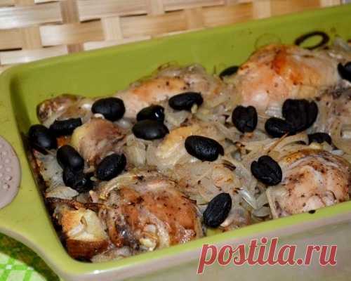 Куриные голени, запеченные на хлебе