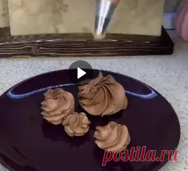 Очень вкусный шоколадный крем Ганаш

Такой крем подойдёт и для выравнивания , для начинки внутрь , для капкейков

Крем
Шоколад - 250гр
Сливки - 250гр
Творожный сыр- 3ст.л ( горкой )