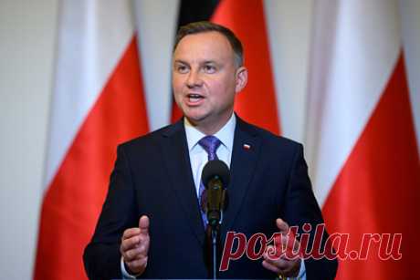 Президент Польши решил подписать спорный закон о евреях. Президент Польши Анджей Дуда решил подписать спорный закон, касающийся в том числе реституции имущества евреев, пострадавших в годы Второй мировой войны. Он отметил, что он после тщательного анализа решил подписать принятые сеймом и сенатом поправки к Административному кодексу, которые стали предметом дебатов.