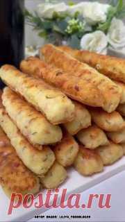 ЯжеХозяйка Вкуснейшие палочки с ветчиной и сыром без лишних калорий!

Ингредиенты:

-Кефир 250 мл.
-Яйца 2 шт.
-Соль 0,5 ч.л.
-Сахар 1 ч.л.
-Сыр 120 гр.
-Ветчина 100 гр.
-Укроп 1 ст.л.
-Мука 450 гр.
-Разрыхлитель 10 гр.