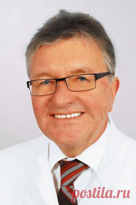 Профессор Шмидт.
Среди врачей Католического клинического комплекса Майнца (Katolisches Klinikum Mainz) – сразу несколько тех, которые относятся поистине к элите немецкой медицины, согласно двум самым популярным в Германии серьезным врачебным рейтингам от общественного издания „Focus“ и от журнала «Гутер рат» («Добрые советы»). Одним из этих врачей с национальным именем является профессор Вальтер Шмидт (Walther Schmiedt), заведующий отделением сосудистой хирургии с 2009 года.