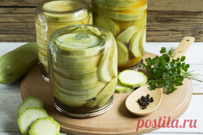 Кабачки в кетчупе на зиму (многие так маринуют огурцы, но с кабачками вкуснее) - Женский журнал По-моему этот рецепт появился лет 5-7 назад. Изначально так мариновали огурцы, используя кетчуп чили. Но всё-таки острые блюда – на любителя и первоначальный рецепт видоизменился. Кто-то кладёт вместо...