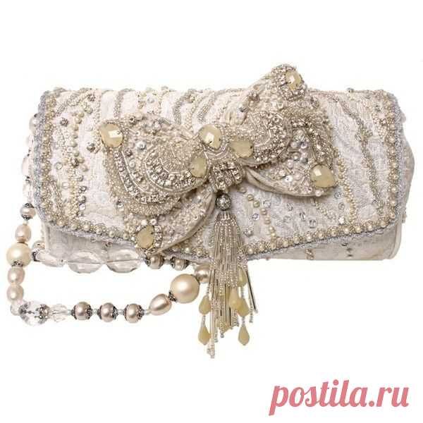 Sofia Cole приколол(а) это к доске Bags & beads