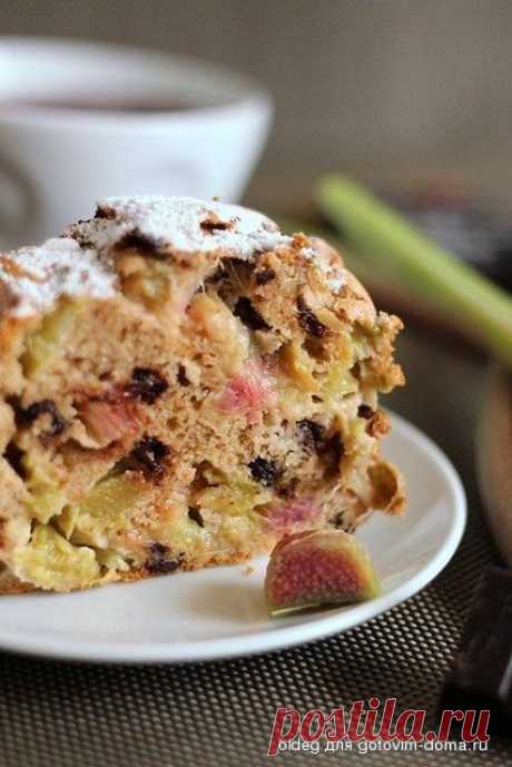 Кекс с ревенем и шоколадом.