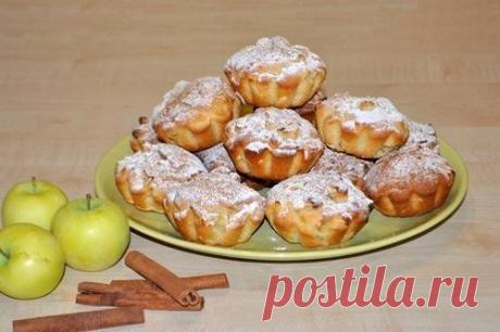 Нежные яблочные кексы с корицей