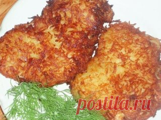 Куриная отбивная в картофельной панировке
Ингредиенты:
- 2 филе курицы 
- 2 средних картофелины
- 1 яйцо 
- специи
- растительное масло
Филе нужно хорошенько отбить, посолить и поперчить. Картофель очистить и натереть на крупной терке. 
Отбитое филе обмакнуть в яйцо и обвалять в натертом картофеле. Сразу выложить на разогретую сковороду с растительным маслом.
Жарить с двух сторон на среднем огне по 10-15 минут, не закрывая крышку. 
Каждая отбивная получается довольно большой и толстой, наедаешьс