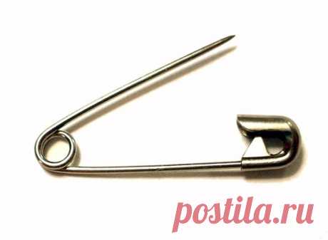 КАК ПРИСТЕГНУТЬ УДАЧУ
Обряд для привлечения удачи можно делать и тогда, когда дела идут хорошо, чтобы удержать фортуну рядом с собой, особенно в торговле. 
Текст наговаривают на обычную булавку, которую как оберег носят повсюду. Делается только на растущую луну или полнолуние.
Для заговора необходимы:
белый рис;
соль;
сахар;
блюдце.
На тарелку поздним вечером насыпают три столовых ложки соли,