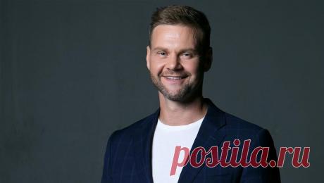 Сотрудники МВД допросили окружение бежавшего из России экс-депутата Гольдмана. Сотрудники МВД допросили близких родственников и друзей экс-депутата законодательного собрания Красноярского края Романа Гольдмана, который был объявлен в розыск после предъявления ему обвинений в мошенничестве. Об этом сообщает ...