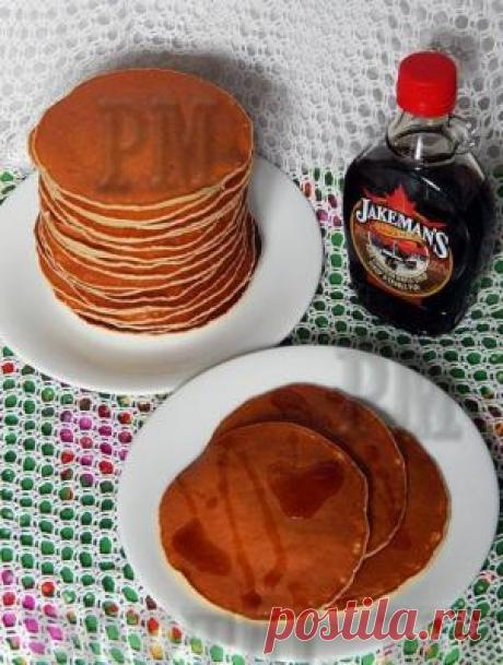 Панкейки это классические американские или канадские блинчики, нечто средние между нашими оладьями и налистниками.