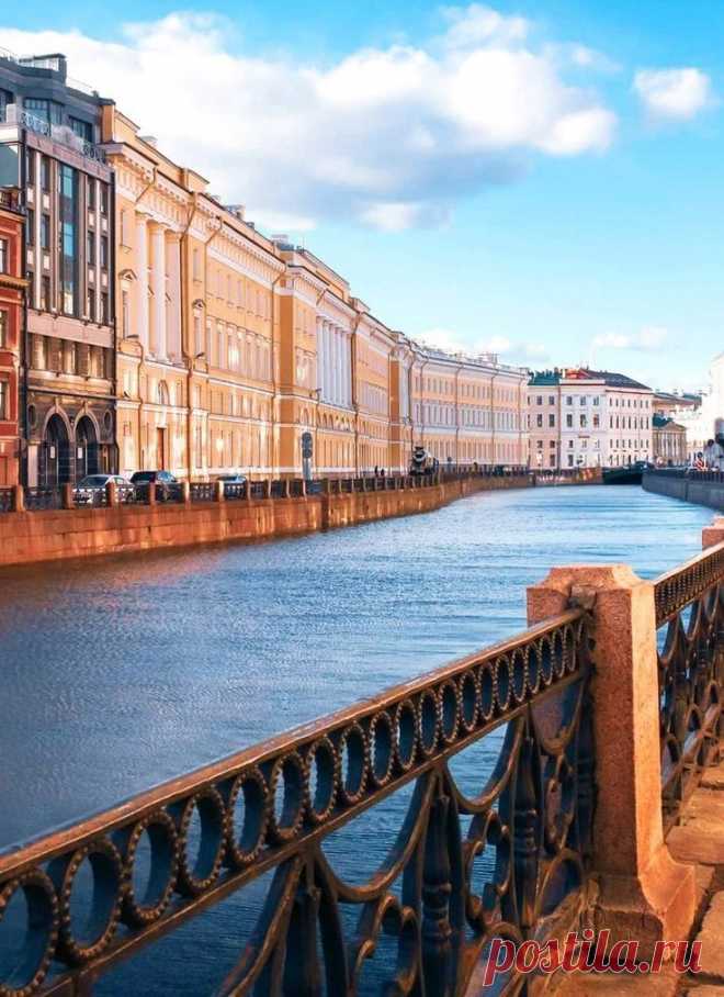 Набережная реки Мойка