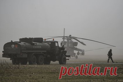 Военный объяснил использование грузовиков из 1970-х в зоне СВО. Топливозаправщики на шасси грузовиков ЗиЛ, которые приняли на вооружение в 1970-х годах, активно применяют в зоне проведения специальной военной операции из-за габаритов, сообщил командир взвода подвоза горючего с позывным Харлам. В большинстве случаев автомобили на базе ЗиЛ трофейные.