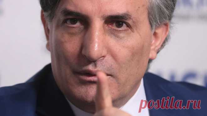 Экс-адвокат Пашаев подтвердил, что Виталий Бородин тоже потерял статус. Юрист Эльман Пашаев в беседе с "Газетой.Ru" подтвердил, что автора доносов на российских звезд Виталия Бородина лишили статуса адвоката. Решение адвокатской палаты Северной Осетии Пашаев, сам неоднократно лишавшийся статуса, ...