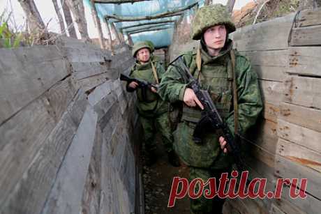 В ДНР сообщили о прибытии в Донбасс подразделений украинских националистов. Вооруженные силы Украины (ВСУ) стянули к линии разграничения в Донбассе подразделения националистов, которые были подготовлены британскими инструкторами, а также приступили к формированию ударных штурмовых групп. Об этом заявил начальник управления Народной милиции самопровозглашенной ДНР Эдуард Басурин.