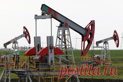 Стали известны подробности нового удара США по российской нефти. Новый удар по российской нефтяной отрасли, который готовят США и их западные союзники, окажется сложнее текущих мер, однако и несет больше угроз для России, пишет WSJ. Готовятся отдельные потолки для экспортных товаров с высокой стоимостью, например дизельного топлива, и для товаров с низкой, таких как мазут.