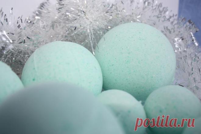 Бомбочка для ванны с блестками и эвкалиптом - Ярмарка Мастеров - ручная работа, handmade