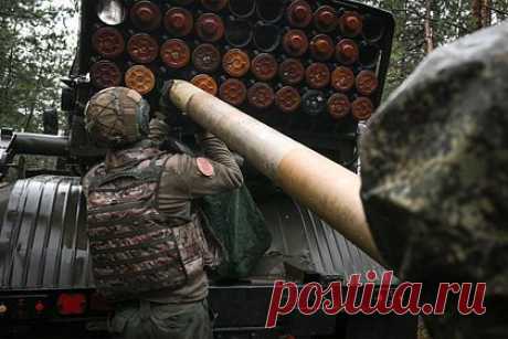 Армия России уничтожила склады боеприпасов спецназа ВСУ под Харьковом. В Харьковской области уничтожены склады боеприпасов спецназа ВСУ, сообщило Минобороны. Объекты были поражены в населенных пунктах Волчанск и Огурцово. За минувшие сутки в ходе боев на купянском направлении российские военнослужащие отразили две атаки ВСУ, уничтожили шесть артиллерийских орудий.