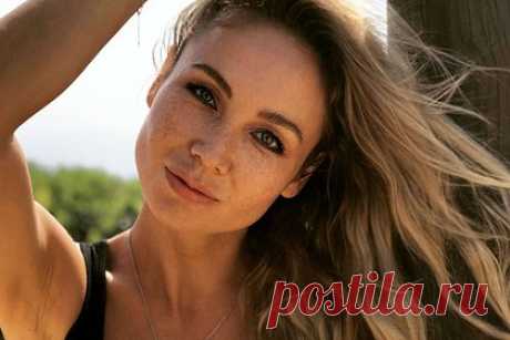 Популярная телеведущая рассказала о сложности съемок в Дубае. Популярная российская телеведущая Ляйсан Утяшева рассказала о сложности съемок проекта «Выжить в Дубае» на канале ТНТ. В интервью изданию «Московский комсомолец» она рассказала, что на съемочной площадке дежурила скорая помощь. «В прямом и переносном смысле я текла на работе. Скорая дежурила всегда», — сказала она.