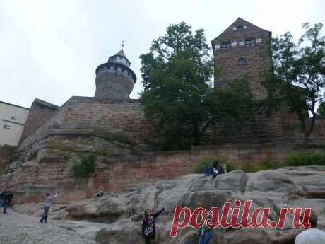 вид на Kaiserburg с другой стороны)