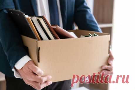 Может ли пенсионер уволиться без обязательной отработки. Нужна ли отработка при выходе на пенсию. Должен ли пенсионер отрабатывать 2 недели перед увольнением? Увольнение без отработки 14 дней