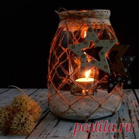 Sfeerlicht te maken van een fles of pot. Je hebt touw en een fles nodig en je kunt gaan knopen. Een duidelijke uitleg met stap-voor-stap foto's staat op mijn blog Homemade by Joke. Leuk voor zomers buiten.. Foto geplaatst door Homemade By Joke op Welke.nl