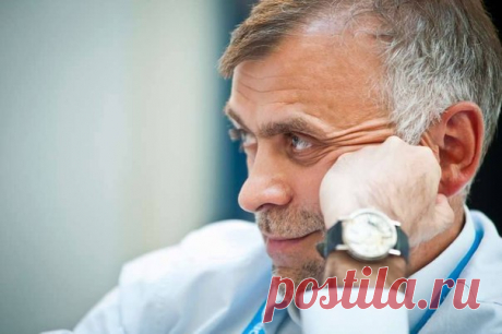 Первый инвестор «Рамблера» Сергей Васильев написал серию очерков об истории компании — начиная с приобретения контрольного пакета в 1999 году и до ухода «Рамблера» с биржи в 2009 году. Получилась очень интересное описание развития портала и рунета вообще — о том, как в нём впервые появились настоящие деньги и как обострялась конкуренция между ИТ-компаниями на рубеже веков.