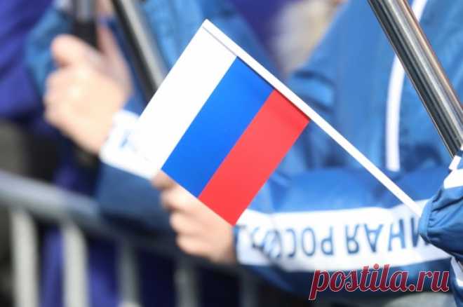 Полиция Приморья вручит награду за данные о людях, осквернивших флаги. Всего информаторам обещают 200 тысяч рублей за правдивые сведения.